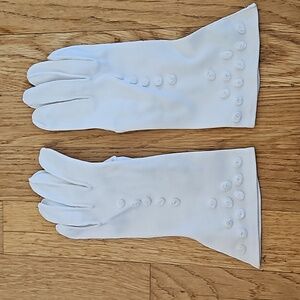 Vintage white tea gloves with roses